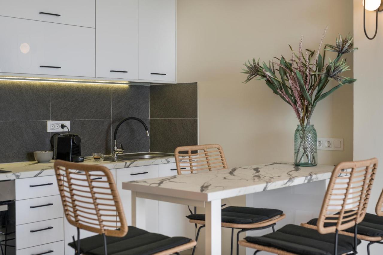 Kolymbari Sea Front Cozy Apartments Bagian luar foto