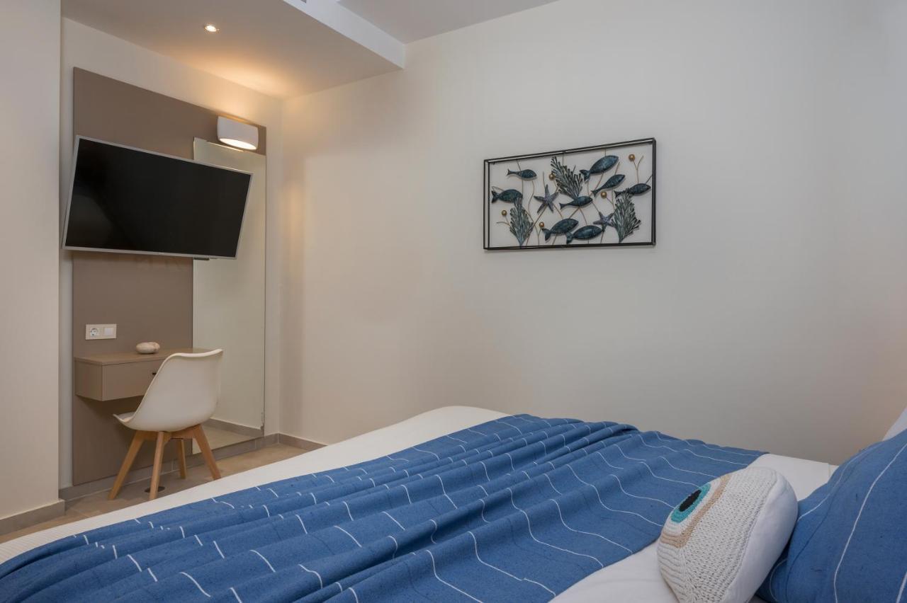 Kolymbari Sea Front Cozy Apartments Bagian luar foto
