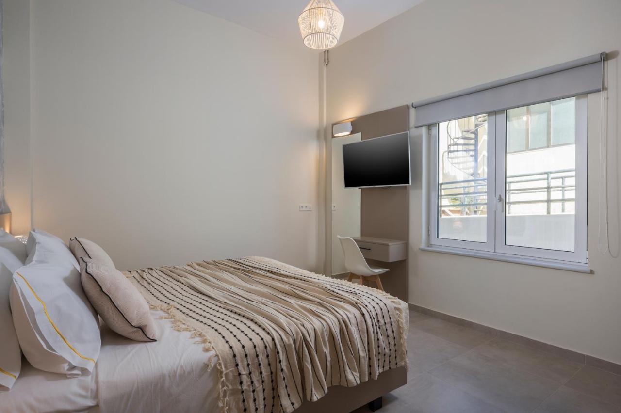 Kolymbari Sea Front Cozy Apartments Bagian luar foto