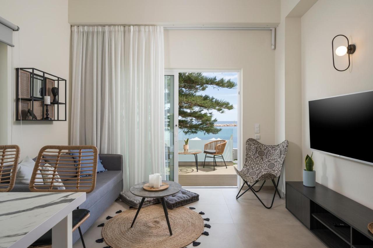 Kolymbari Sea Front Cozy Apartments Bagian luar foto
