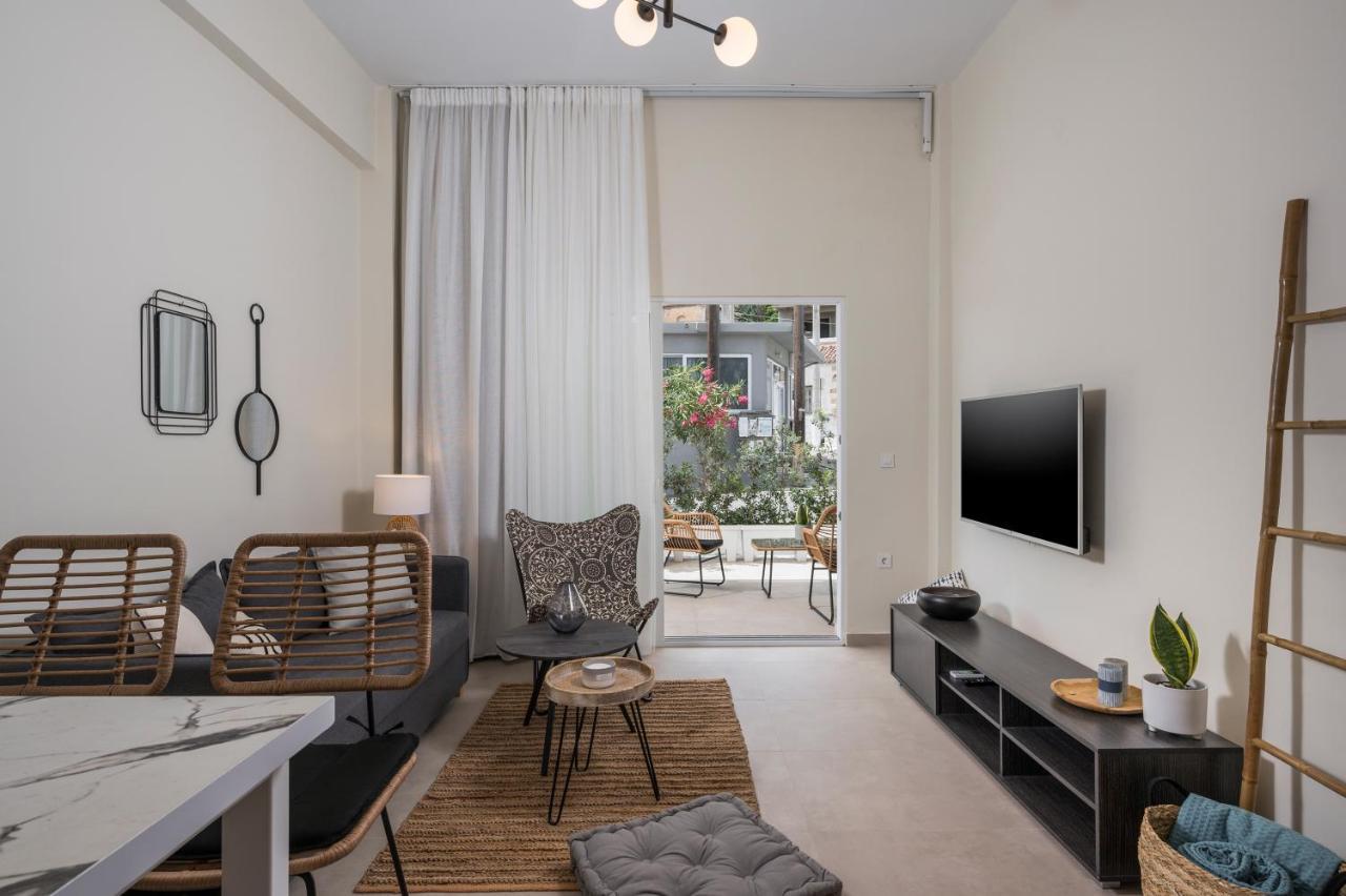 Kolymbari Sea Front Cozy Apartments Bagian luar foto